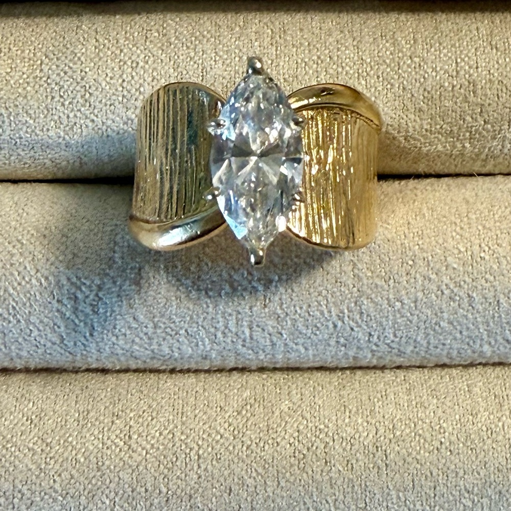 Elegant Gold Marquise-Cut Crystal Ring